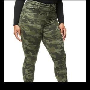 Good american camo jeans